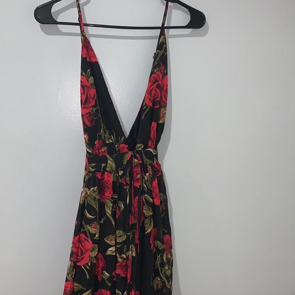 ROSE LONG DRESS WOMENS SIZE MEDIUM
